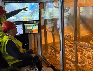 Honourable Todd McCarthy, Ontario’s Minister of Environment, Conservation and Parks and Acting Minister of Infrastructure, for a tour of its state-of-the-art Waste-to-Energy (WtE) facility in London, England. 